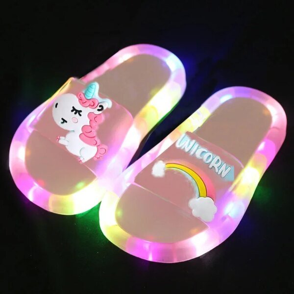 Pantuflas para niños y niñas con estampado de unicornios y animales, zapatos iluminados, bonitos y de moda, para el baño, para niños pequeños - Image 2