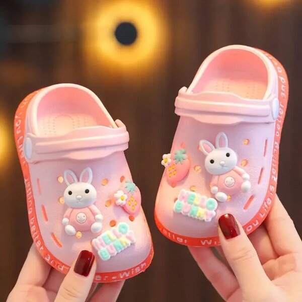 Zapatillas para niños con dibujos animados, lindas zapatillas para niñas y niños con suelas suaves, bolsas para bebés, zapatos perforados, sandalias para el hogar y el bebé. - Image 6