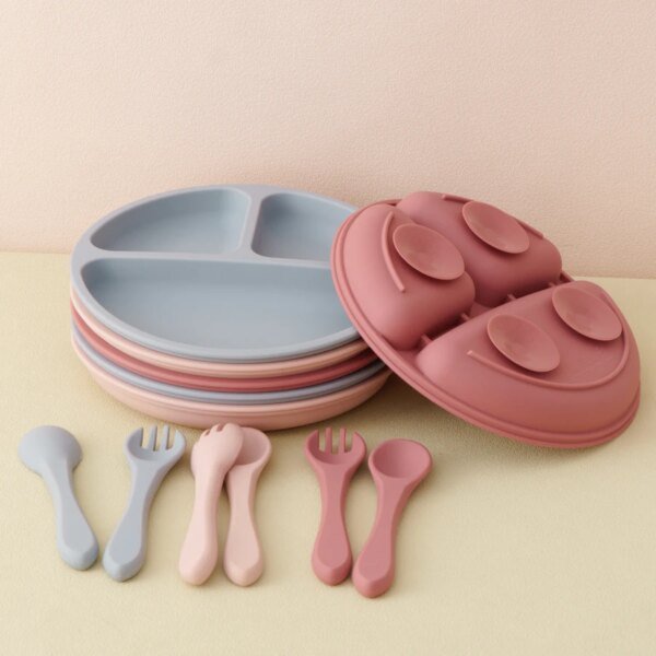 Juego de vajilla de silicona para niños de 3 piezas, para entrenamiento de alimentación de bebés, con ventosa, plato, cuchara y tenedor. - Image 3