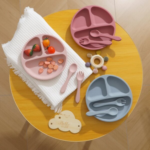 Juego de vajilla de silicona para niños de 3 piezas, para entrenamiento de alimentación de bebés, con ventosa, plato, cuchara y tenedor. - Image 4