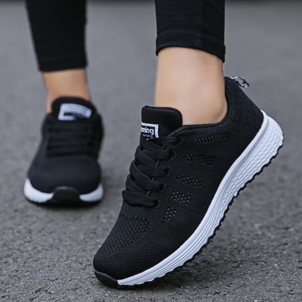 Zapatos casuales de mujer, zapatillas planas de malla transpirables a la moda para caminar, zapatillas de deporte para mujer 2021, zapatos vulcanizados para gimnasio, calzado blanco para mujer - Image 2